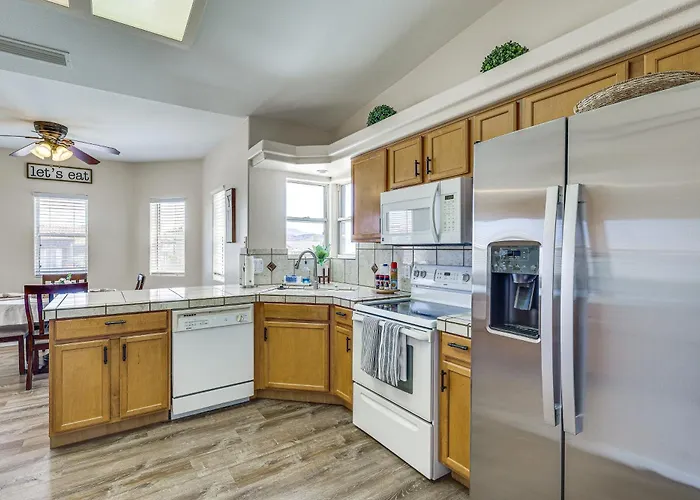 Havasu Desert Oasis: Pool, & Rv Garage * Lake Havasu City