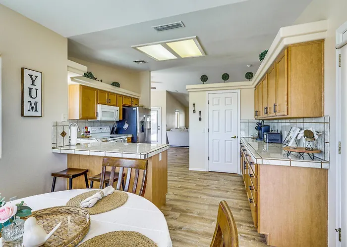 Havasu Desert Oasis: Pool, & Rv Garage Lake Havasu City